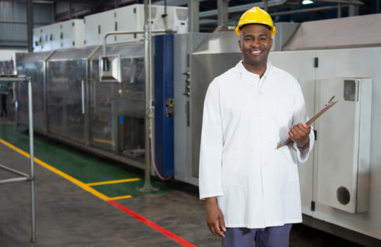 The Complete Guide to Choosing the Right Industrial Workwear for Your Business